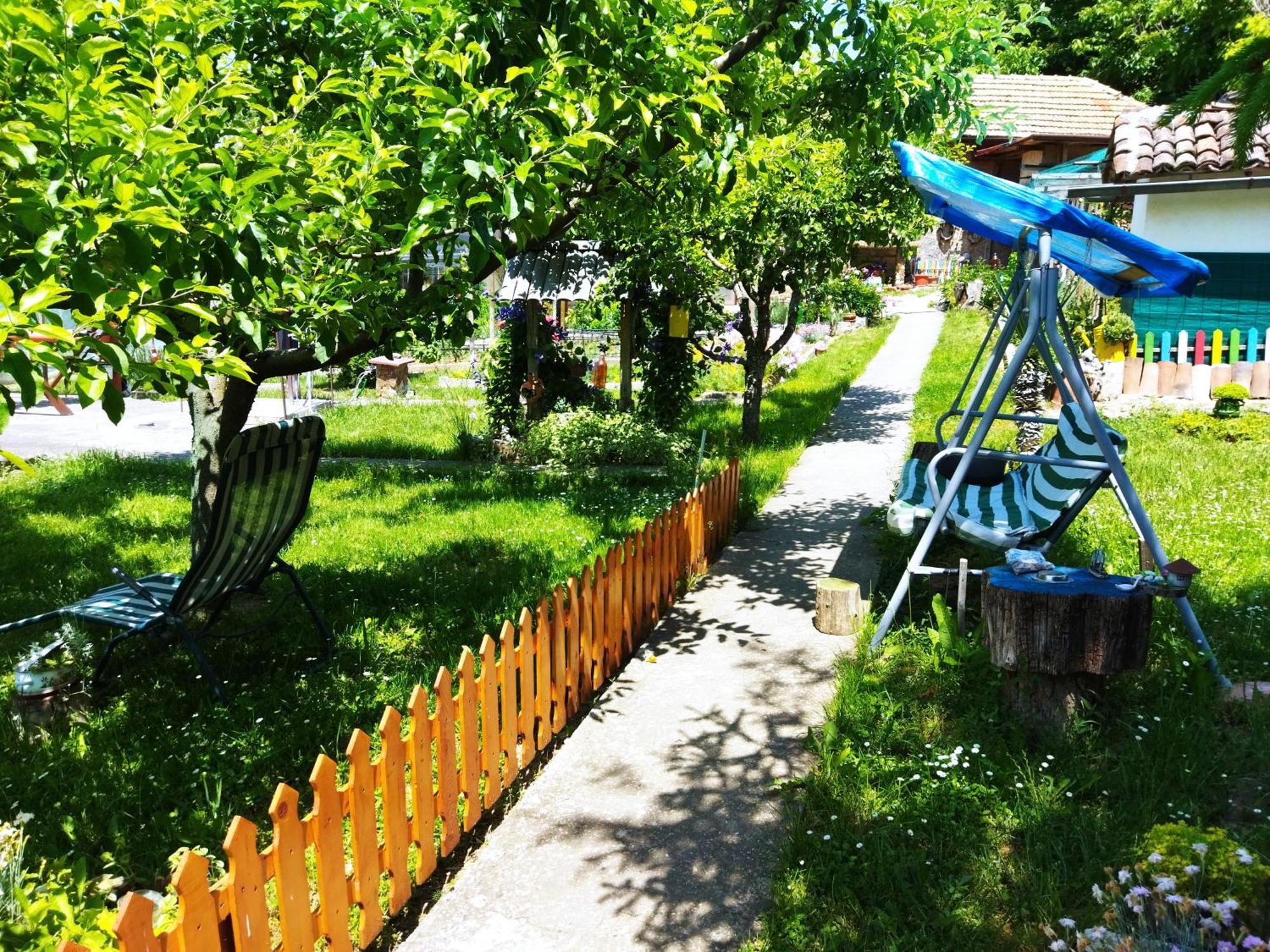 Къща Под Наем Petrova Hotel Cherven  Exterior foto